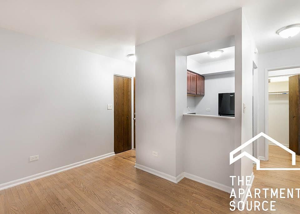 1st image of 1042 W Hollywood Ave #324