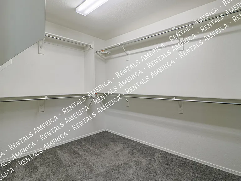 2930 E Detroit St — Photo 25