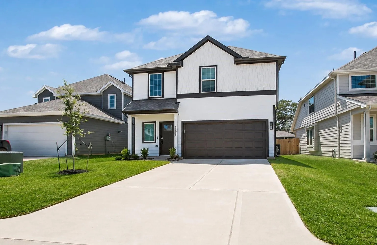 4 bed, 2.5 bath, 2036 sqft, $2,150 — Photo 2
