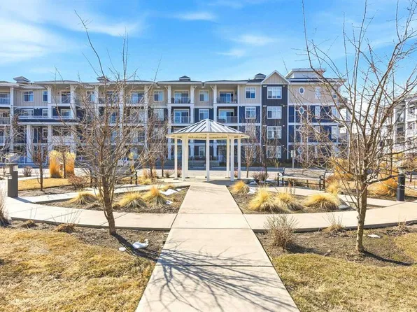 400 W Auburn Meadows Cmn SE #220, Calgary, AB T3M 3K7