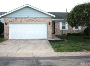 802 Spring Lake Cir, Enon, OH 45323