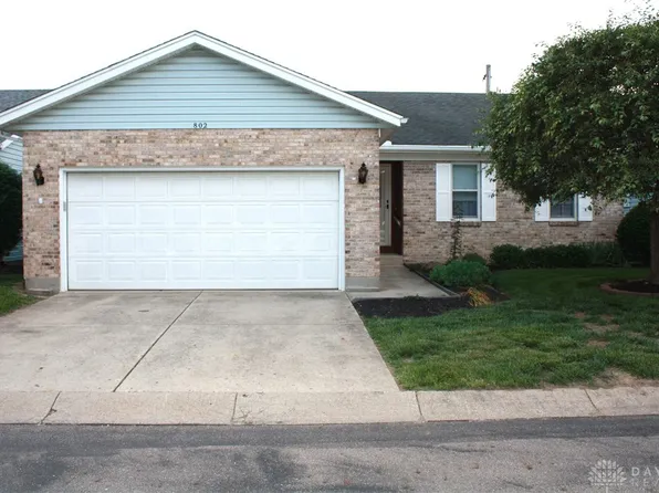 802 Spring Lake Cir, Enon, OH 45323
