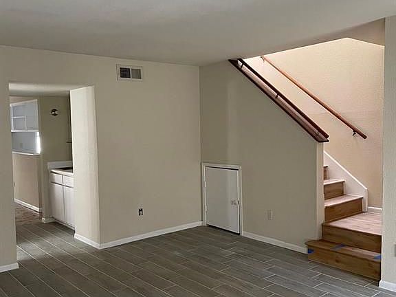 2nd image of 3901 Woodchase Dr Unit 17