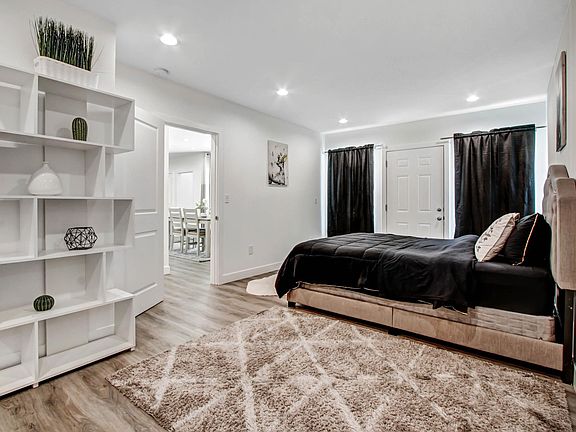 3rd image of 6951 Forbes Ave