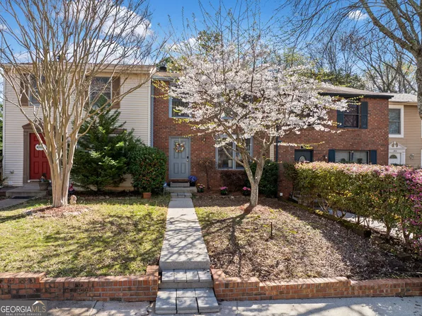 288 Roswell Commons Cir, Roswell, GA 30076