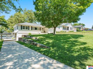 3024 S 49th St, Omaha, NE 68106
