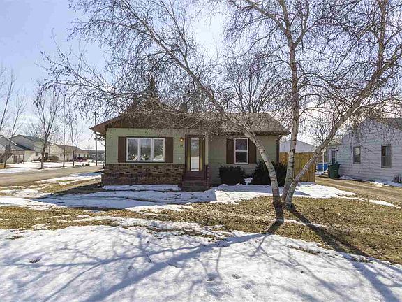 2nd image of 298 E Gilbert Dr
