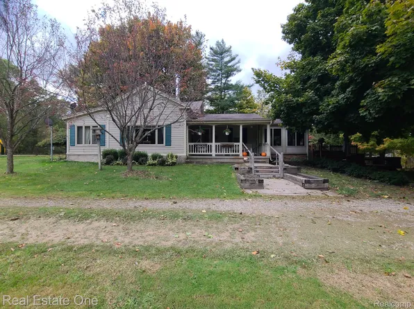 440 W Newark Rd, Lapeer, MI 48446