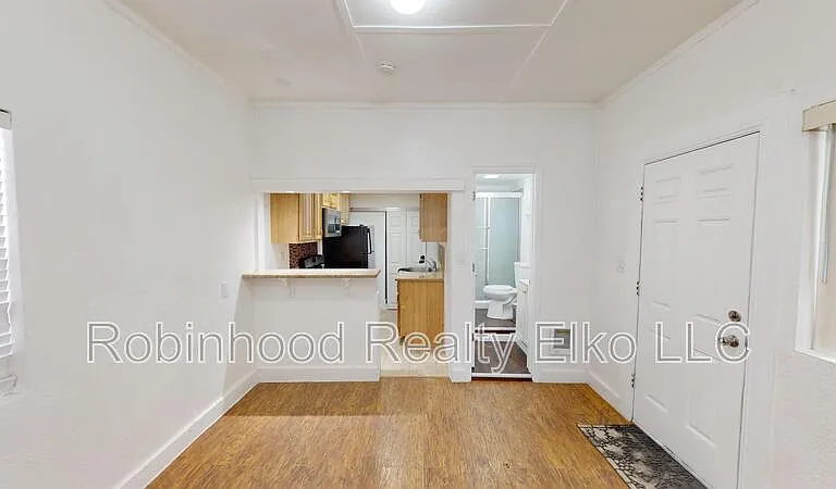 843 Lincoln Ave — Photo 3