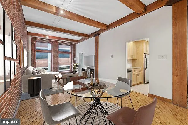 2 bed, 815 sqft, $2,025 — Photo 3