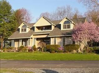 40 Foster Rd, Hopewell Jct, NY 12533