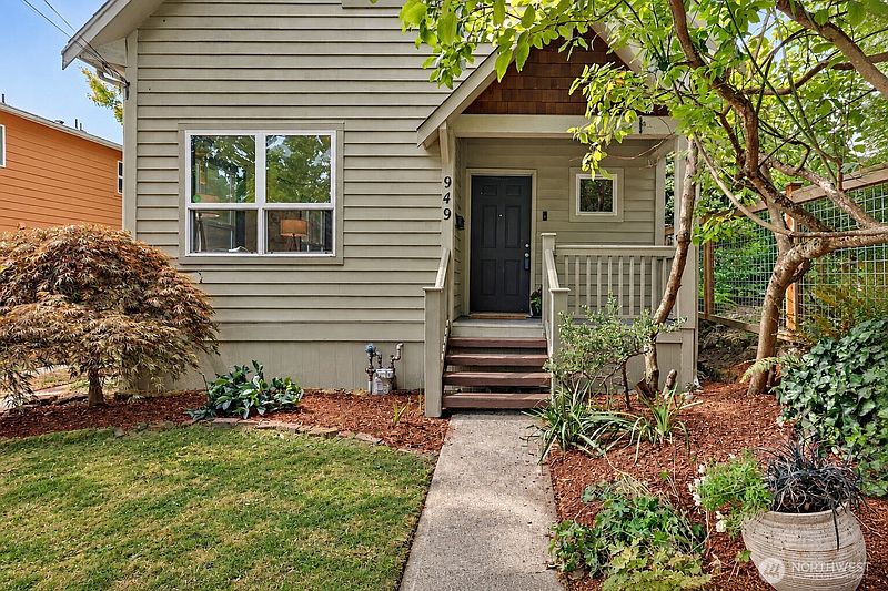 2nd image of 949 25th Avenue S