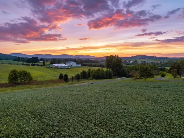 Estate Ln, Staunton, VA 24401