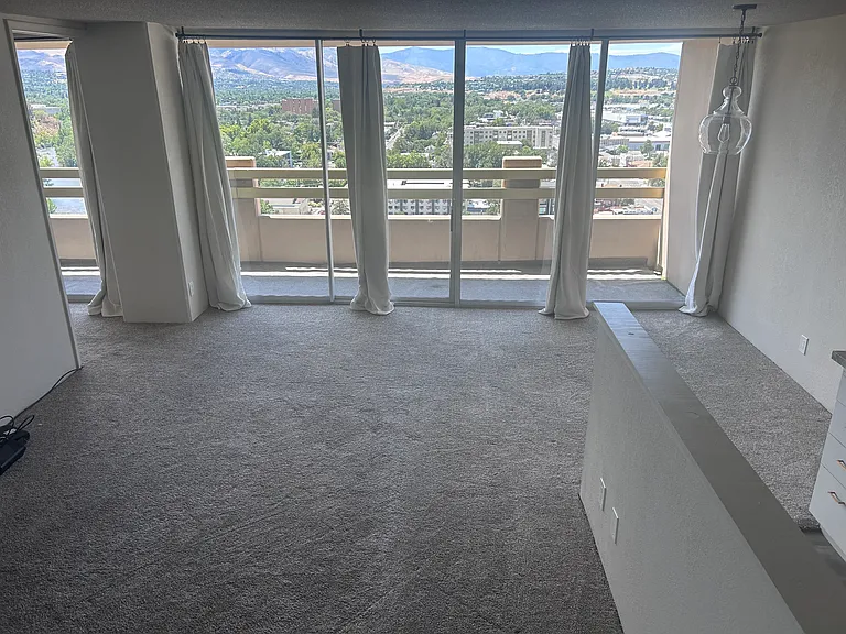 100 N Arlington Ave #18I — Photo 1