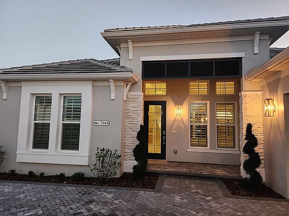 2nd image of 7945 Mainsail Ln