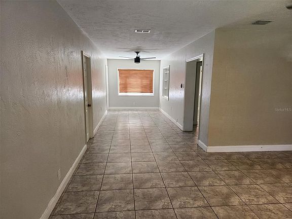 4th image of 843 Wessex Pl