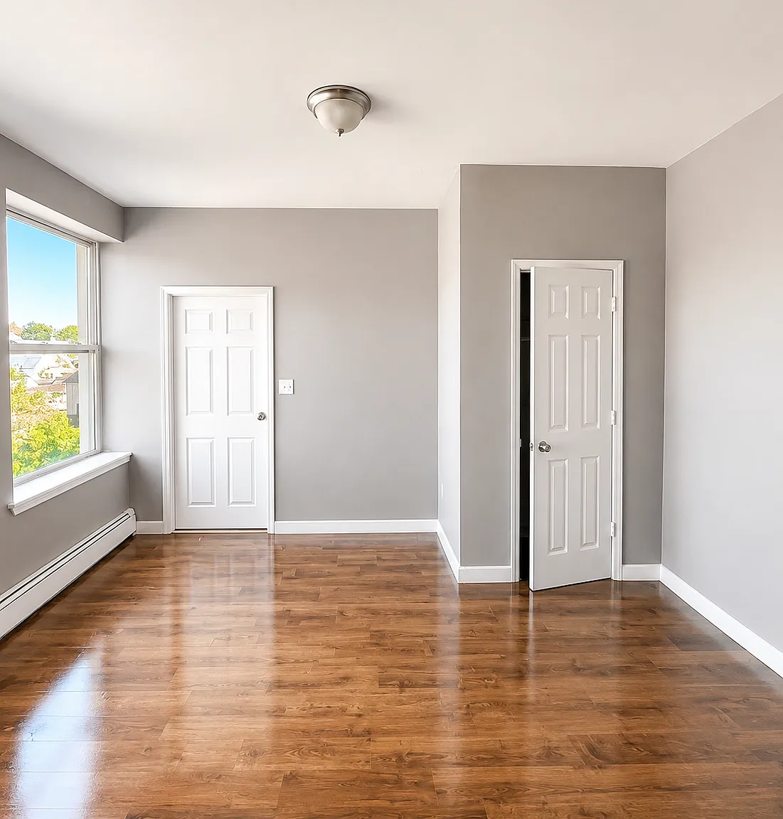 3 bed, 1.0 bath, 700 sqft, $2,050 — Photo 3