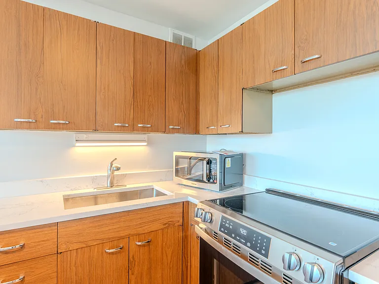1700 E 56th St #703 — Photo 8