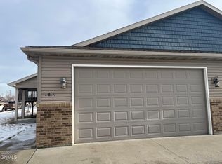 2654 Dakota Blvd, Dickinson, ND 58601