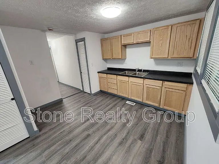 1265 E High St — Photo 3