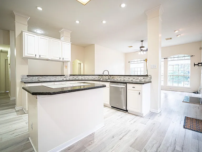 4503 Oak Valley Dr — Photo 14