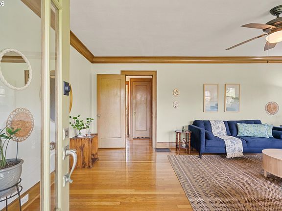 4th image of 2621 SE 81st Ave