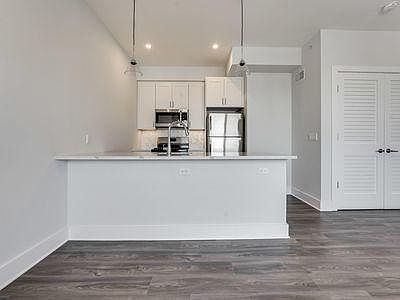 3rd image of 658 Grand St #401