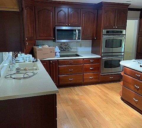 4th image of 2375 Hickory Ave