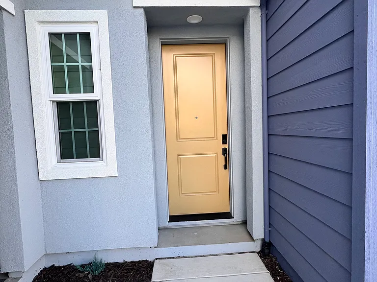 4045 Maddy Ave — Photo 3