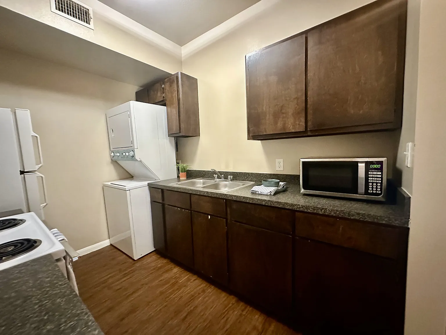 1 bed, 545 sqft, $999 — Photo 3