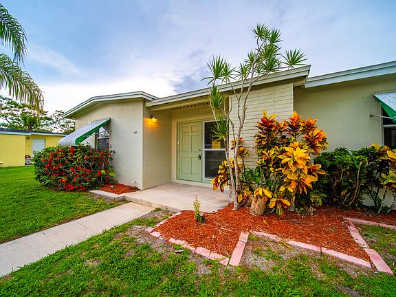 3rd image of 180 SE Solaz Avenue
