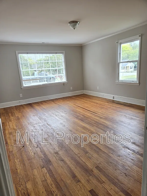 2 bed, 1.0 bath, 900 sqft, $1,300 — Photo 4