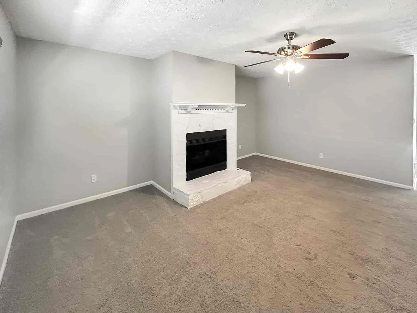 Charming 3-Bedroom Home on Over Half an Acre in Powder Springs! — Photo 4