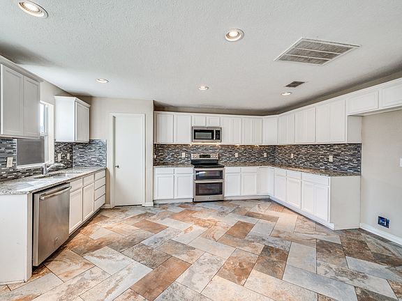 4th image of 2344 Bradford Pear Dr