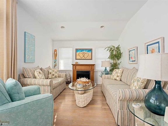 5th image of 203 Somerset Ln