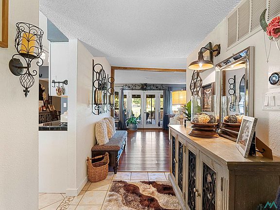 5th image of 1615 Desert Willow Dr