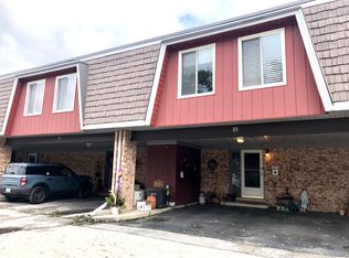 10 Cour De La Reine, Palos Hills, IL 60465
