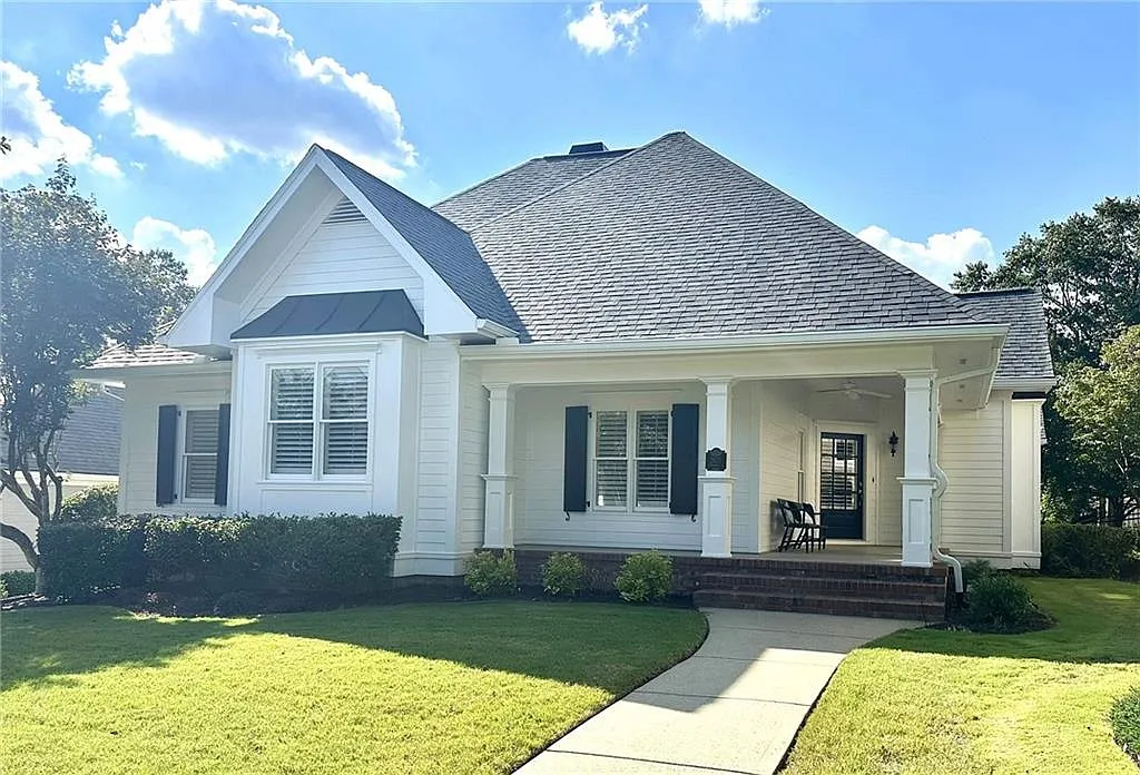 3 bed, 2.0 bath, 2053 sqft, $3,600 — Photo 1