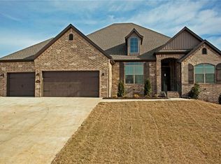 1400 Tuscany Dr, Centerton, AR 72719