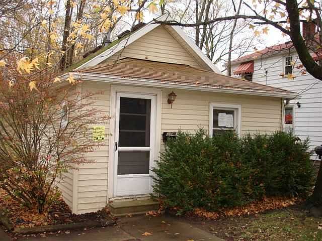 1st image of 712 N Grove St