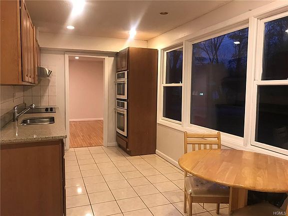 2nd image of 929 Fox Meadow Rd