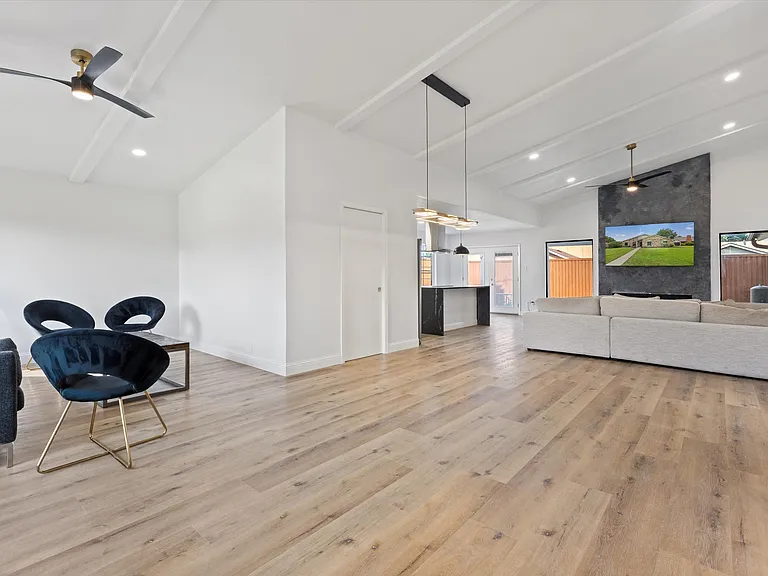 3404 Newkirk Dr — Photo 8