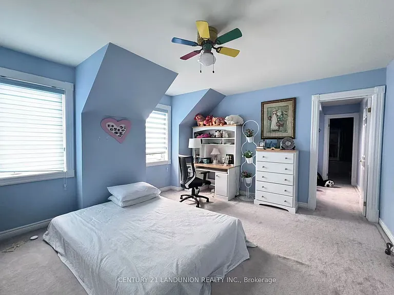5 Dafoe Ct — Photo 18