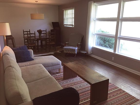 2nd image of 3933 Banbury Dr