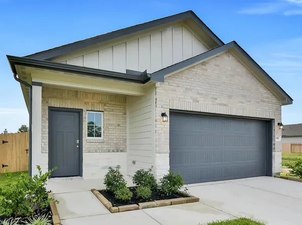 1990 Brookpointe Ln, Dayton, TX 77535