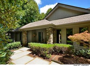 120 Poplar Loop Dr, Flat Rock, NC 28731