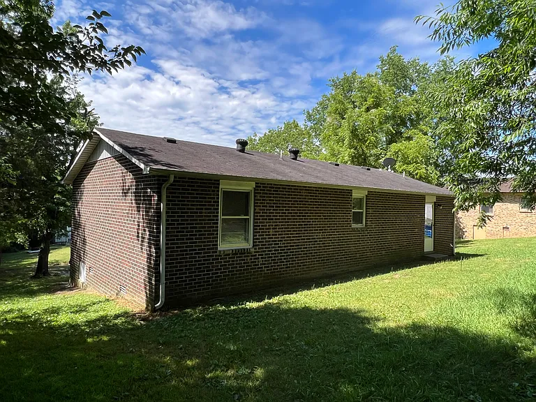 202 Williams St — Photo 11