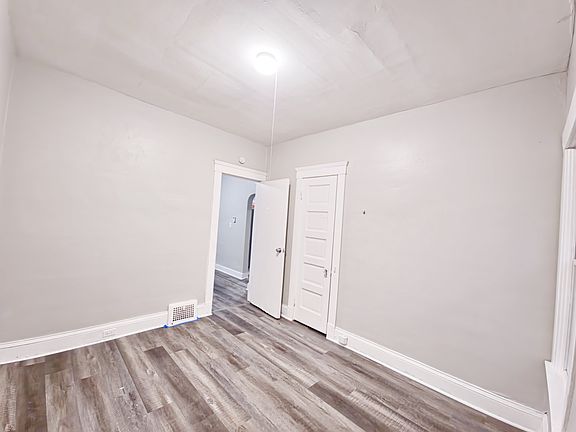 2nd image of 4321 Storer Ave Unit 1