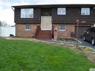 56 31st St, Copiague, NY 11726