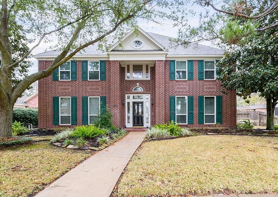 1st image of 24802 Lakebriar Dr